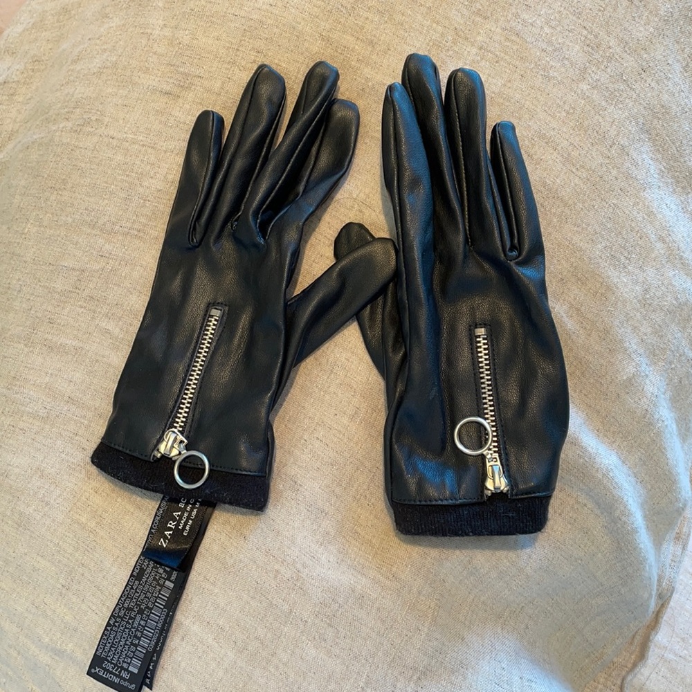 🌛SOLD🌛 Zara Faux Leather Gloves 🌚
